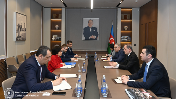 Джейхун Байрамов встретился с новым представителем Верховного комиссара ООН по делам беженцев в Азербайджане - Sputnik Азербайджан