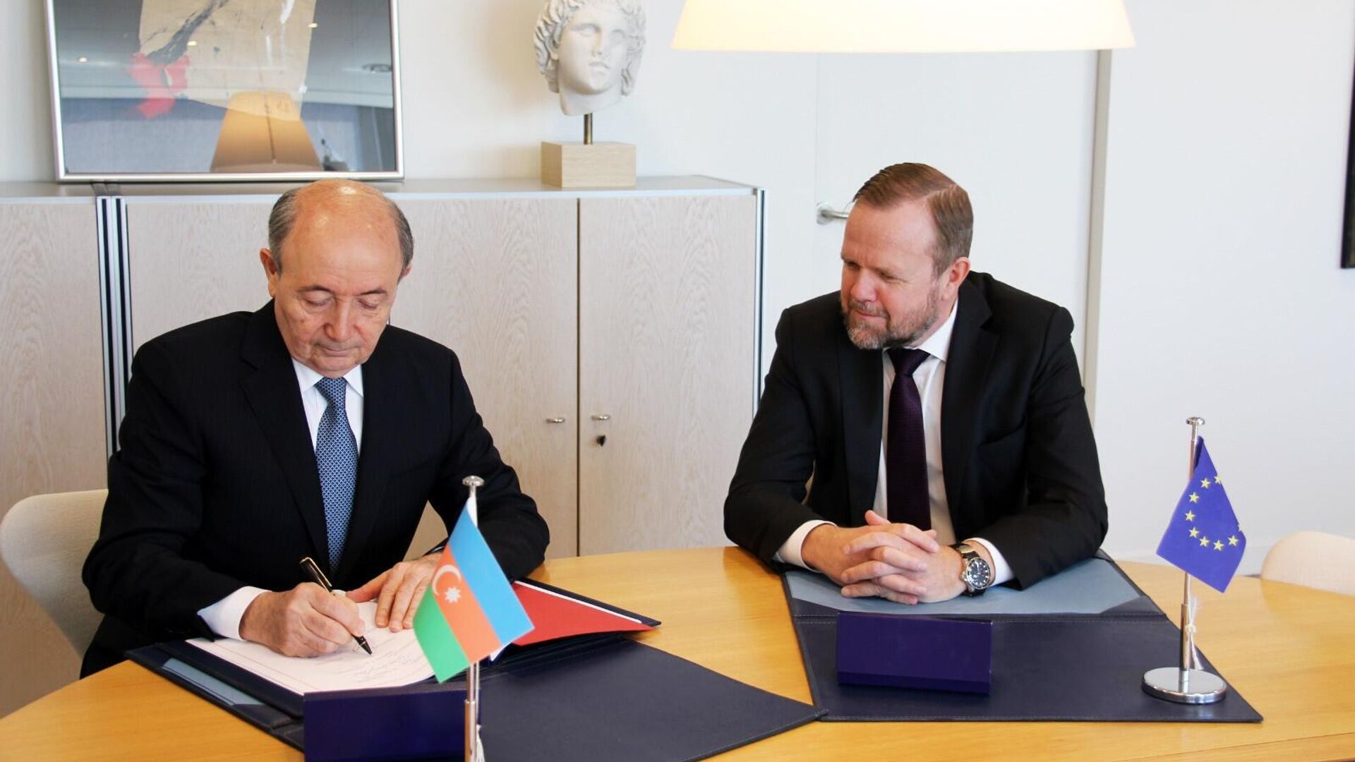Азербайджан и СЕ подписали договор о взаимной правовой помощи по уголовным делам
 - Sputnik Азербайджан, 1920, 06.04.2023