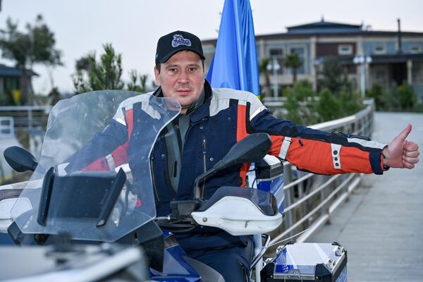 Beynəlxalq motoyürüşünün iştirakçıları. - Sputnik Azərbaycan