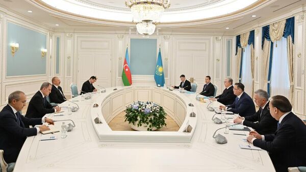 Встреча президентов Азербайджана и Казахстана в узком составе - Sputnik Азербайджан