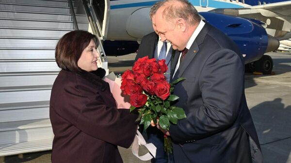 Делегация во главе с председателем Милли Меджлиса Сахибой Гафаровой прибыла в Санкт-Петербург  - Sputnik Азербайджан