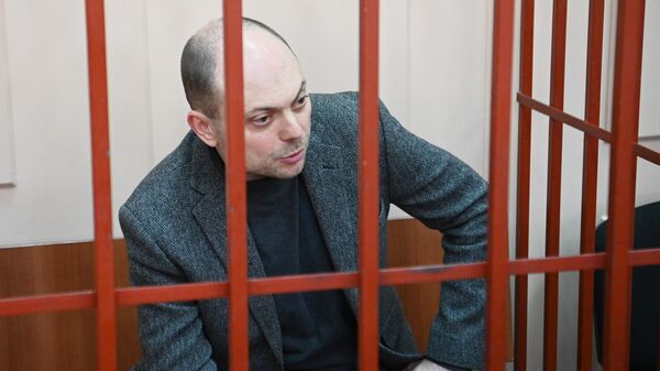 Заседание суда по продлению меры пресечения в отношении В. Кара-Мурзы - Sputnik Азербайджан