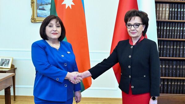 Председатель Милли Меджлиса Сахиба Гафарова в ходе официального визита в Польшу встретилась с председателем польского Сейма Эльжбетой Вите - Sputnik Азербайджан