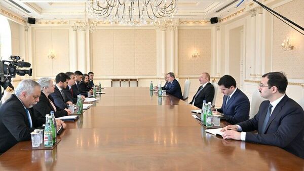 Президент Азербайджана Ильхам Алиев принял министра иностранных дел Израиля Эли Коэна - Sputnik Азербайджан