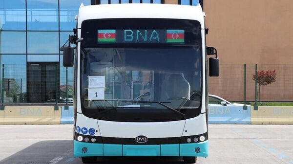 Bakıda ilk elektrik mühərrikli avtobus (BYD ) - Sputnik Azərbaycan