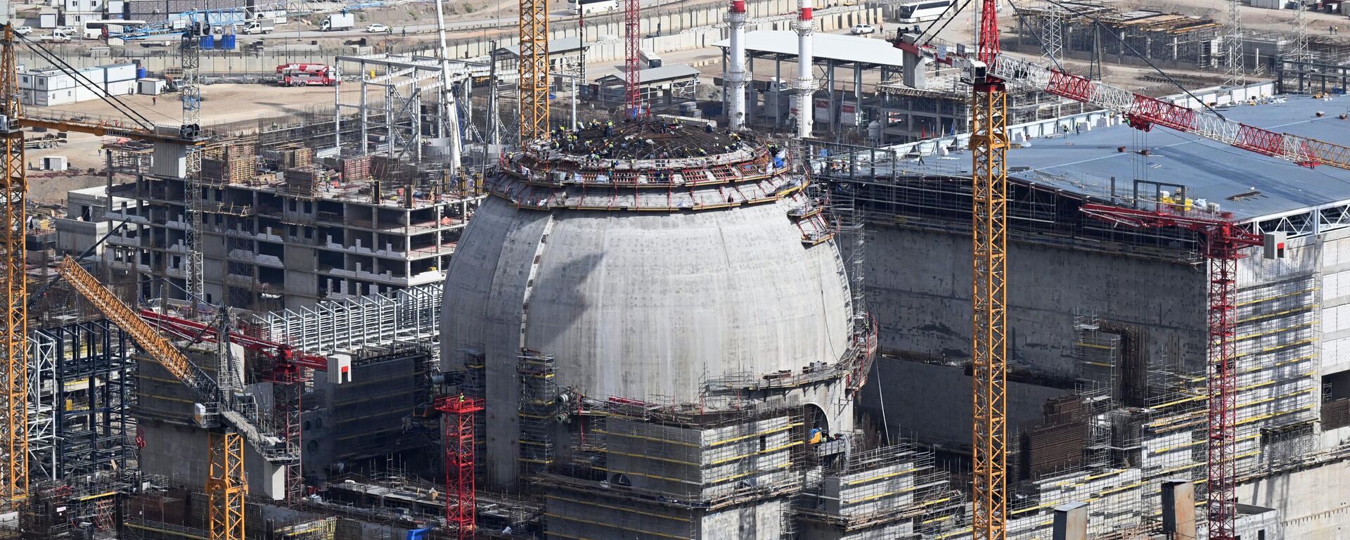 1-й энергоблок строящейся атомной электростанции Аккую в турецком городе Гюльнар - Sputnik Азербайджан, 1920, 29.04.2023