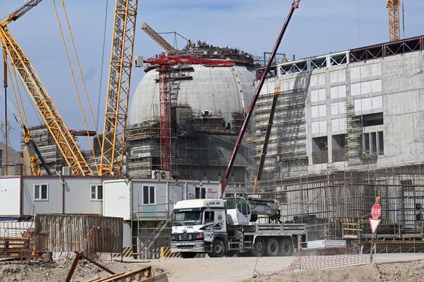 Строительство атомной электростанции &quot;Аккую&quot; в турецком городе Гюльнар.  - Sputnik Азербайджан