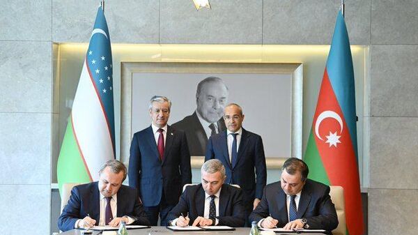 Азербайджан и Узбекистан подписали меморандум о сотрудничестве в области производства автомобилей - Sputnik Азербайджан
