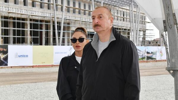 Ильхам и Мехрибан Алиевы посещают Агдамский район - Sputnik Азербайджан