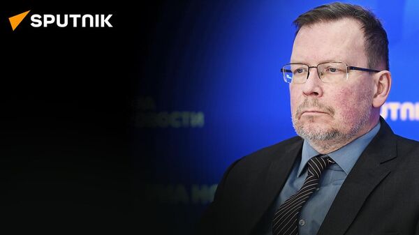 Американист Батюк рассказал, появится ли в Финляндии американское ядерное оружие - Sputnik Азербайджан