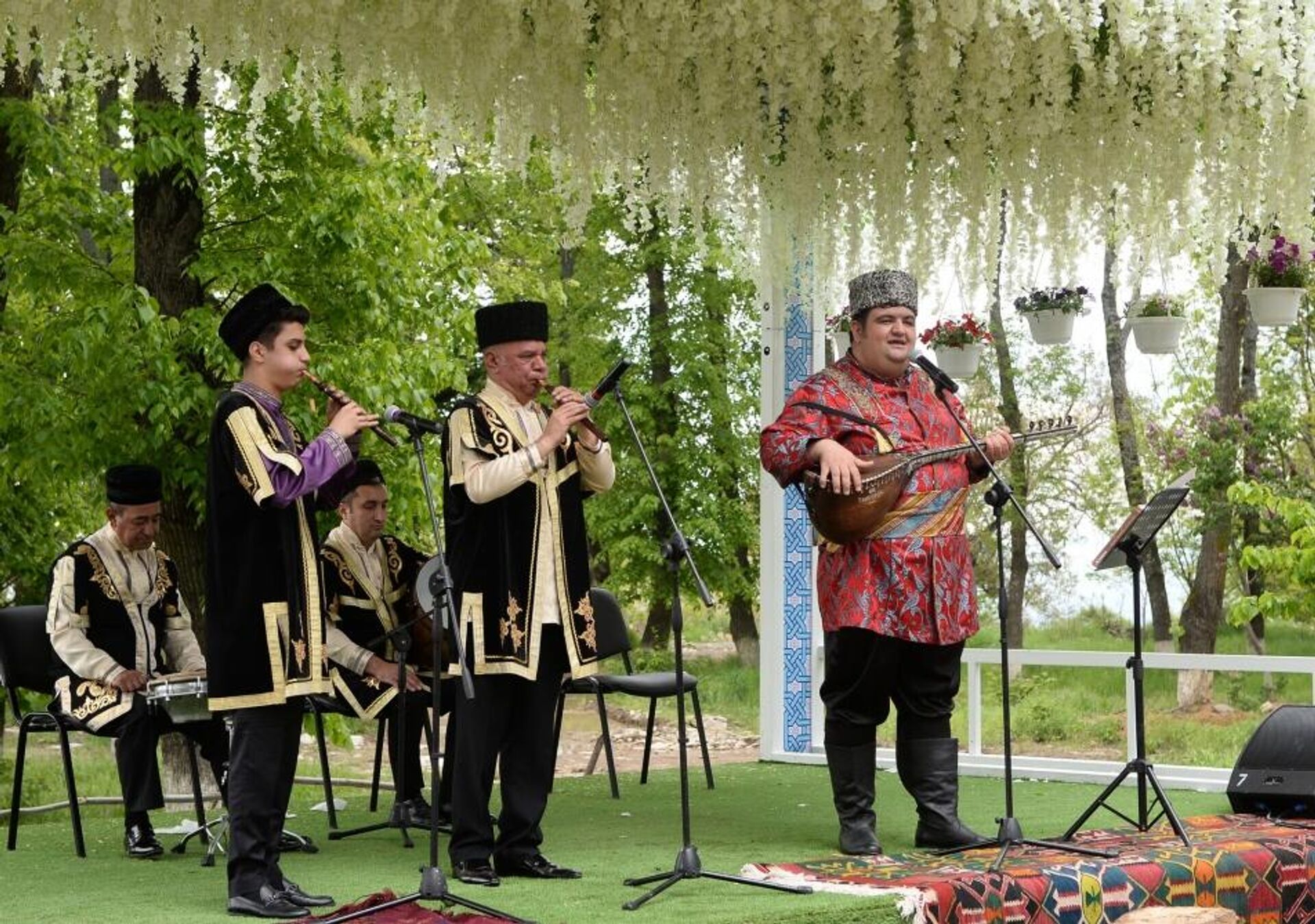 “Xarıbülbül” Beynəlxalq Musiqi Festivalı başlayıb - Sputnik Azərbaycan, 1920, 09.05.2023