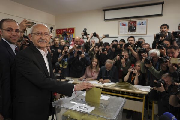 Кемаль Кылычдароглу после голосования на всеобщих выборах в Анкаре - Sputnik Азербайджан