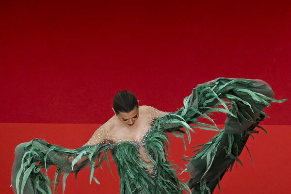 Российская телеведущая и модель Виктория Боня на церемонии открытия 76-го международного Каннского кинофестиваля. - Sputnik Азербайджан