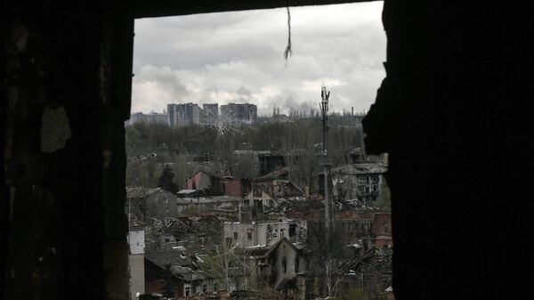 Вид на Артемовск из окна дома - Sputnik Азербайджан