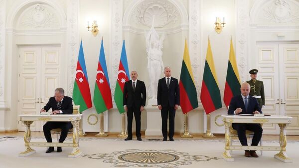 Ряд межгосударственных соглашений между Азербайджаном и Литвой подписан в Вильнюсе - Sputnik Азербайджан