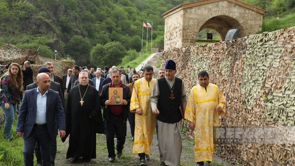 Представители религиозных общин Азербайджана посетили монастырь Худавенг
 - Sputnik Азербайджан