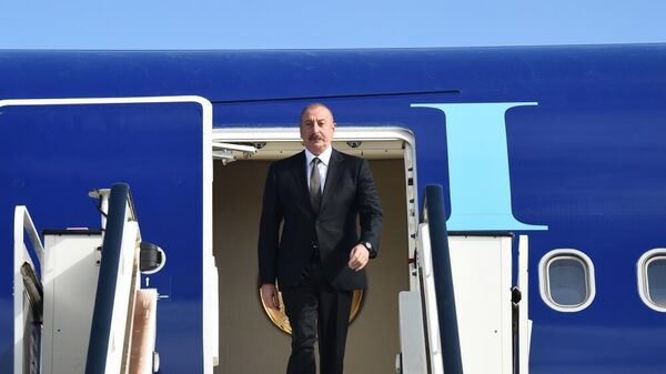Президент Азербайджана Алиев прибывает в Москву на Второй Евразийский экономический форум - Sputnik Azərbaycan