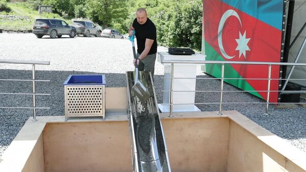 Ильхам Алиев совершил поездку в Кельбаджарский район - Sputnik Азербайджан
