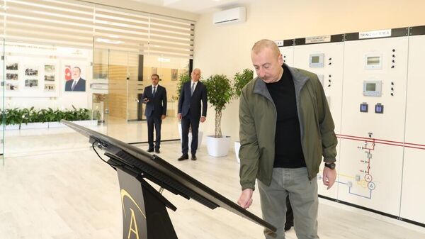 Президент Азербайджана Ильхам Алиев в Лачинском районе - Sputnik Азербайджан