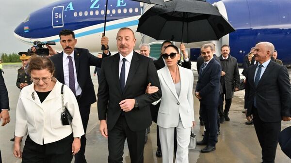 Алиев прибыл в Турцию - Sputnik Азербайджан