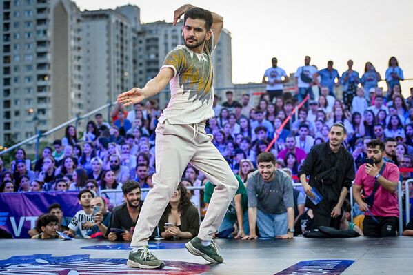 Bakıda dünyaca məşhur &quot;Red Bull Dance Your Style&quot; rəqs müsabiqəsi. - Sputnik Azərbaycan