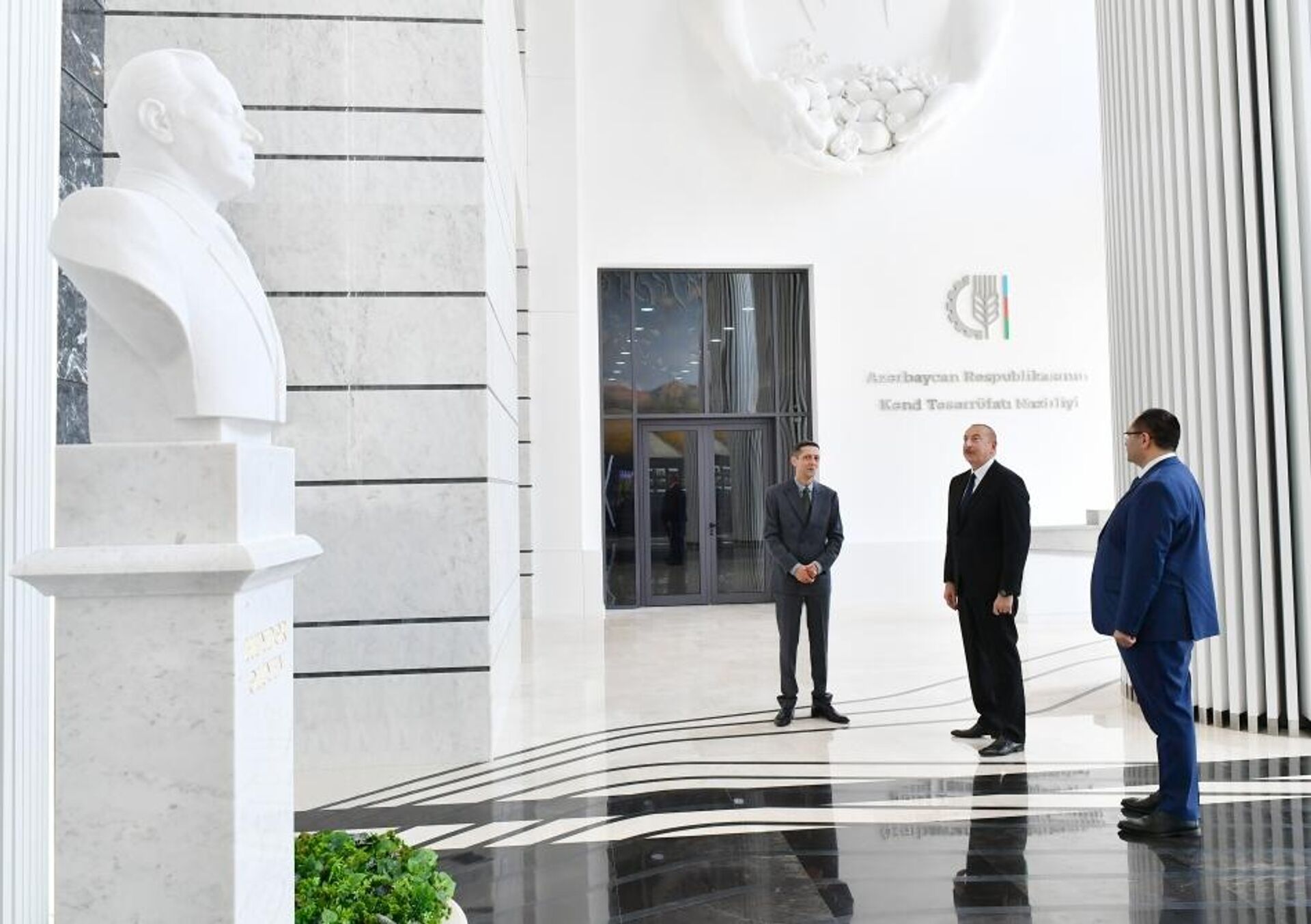 Президент Ильхам Алиев принял участие в открытии нового административного здания Министерства сельского хозяйства в Баку
 - Sputnik Azərbaycan, 1920, 06.06.2023