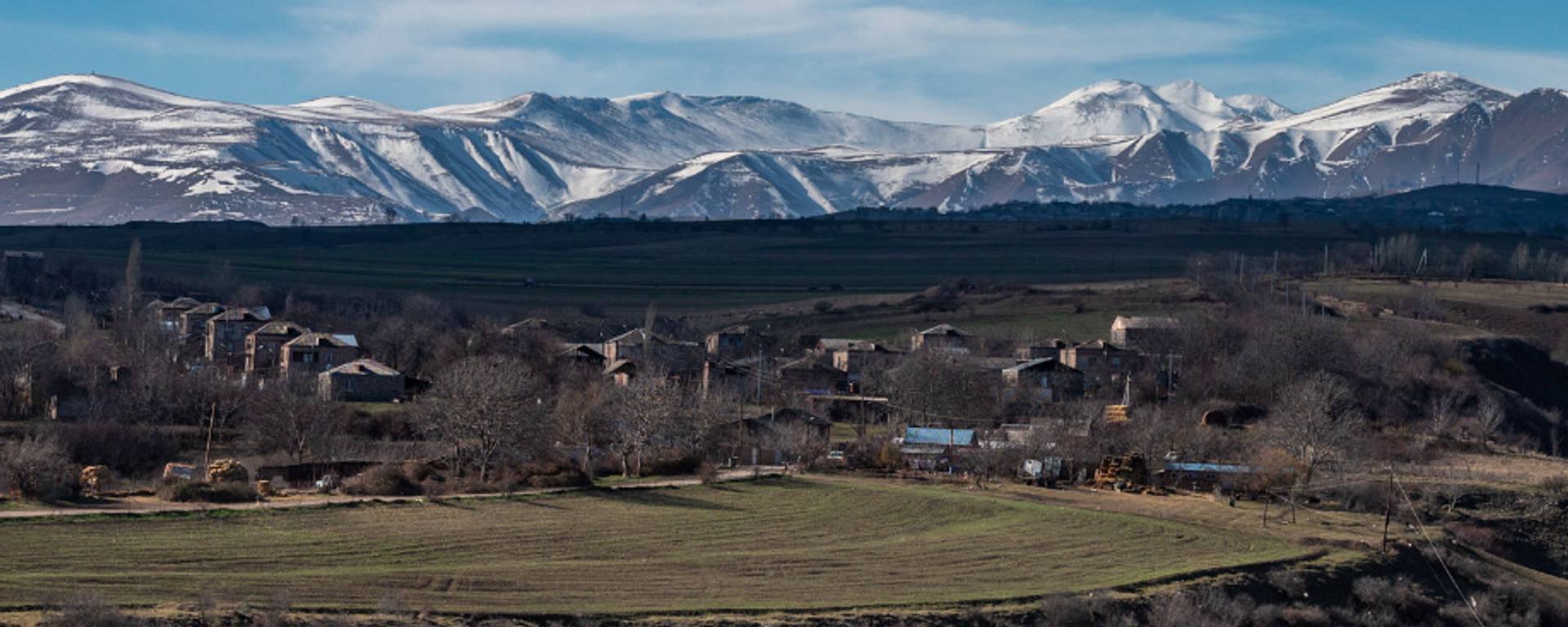 Вид на село Неркин Хндзореск, Зангузур (Сюник) - Sputnik Azərbaycan, 1920, 02.10.2021