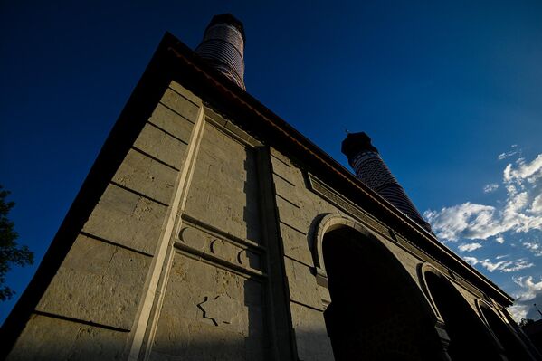 Верхняя мечеть Гевхар аги в Шуше. - Sputnik Азербайджан