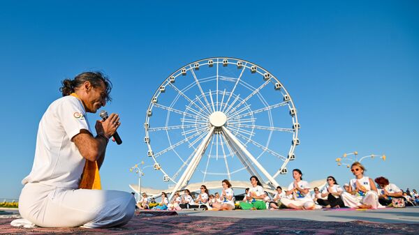 В Баку отметили Международный день йоги - Sputnik Azərbaycan