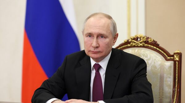Видеообращение президента РФ В. Путина - Sputnik Азербайджан