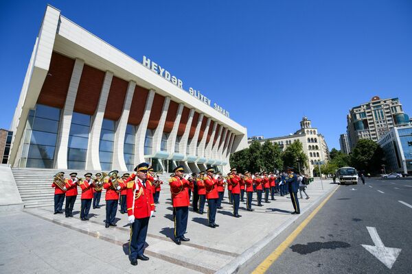 Выступления военных оркестров по случаю Дня Вооруженных cил в Баку, 26.06.2023. - Sputnik Азербайджан