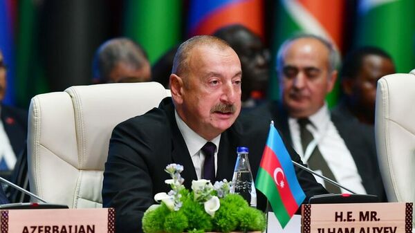 Azərbaycan Respublikasının Prezidenti İlham Əliyev görüşdə - Sputnik Азербайджан