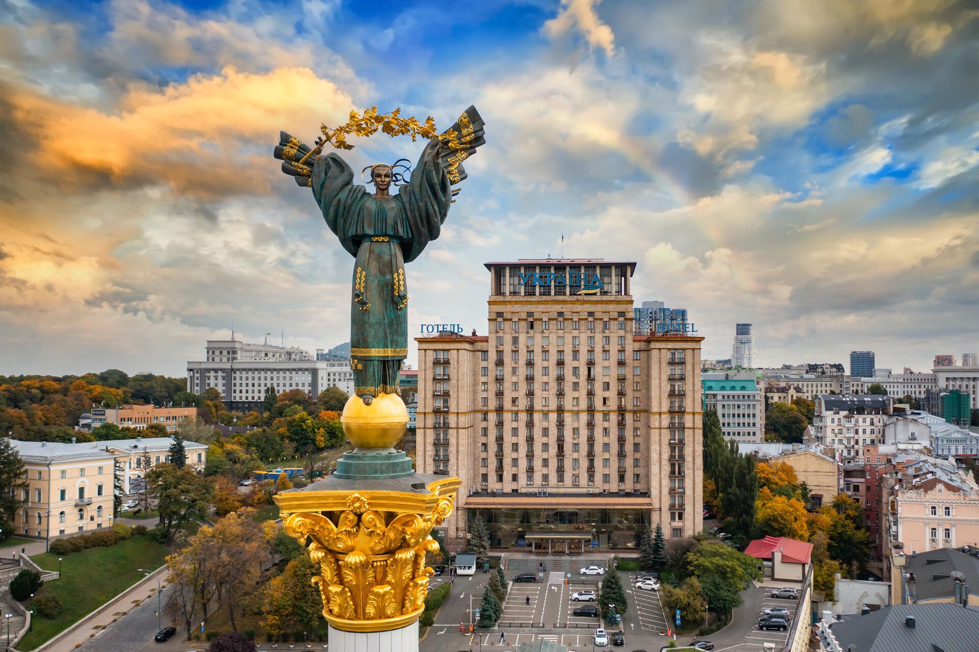 Монумент Независимости в Киеве, Украина - Sputnik Азербайджан, 1920, 21.02.2024