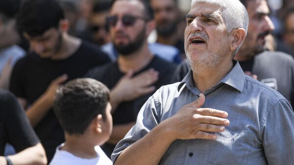 Bakıda Məşədi Dadaş məscidində Aşura günü - Sputnik Азербайджан