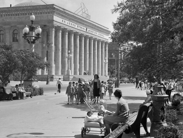 Бывший музей В.И. Ленина в Баку, 1960-й год. - Sputnik Азербайджан
