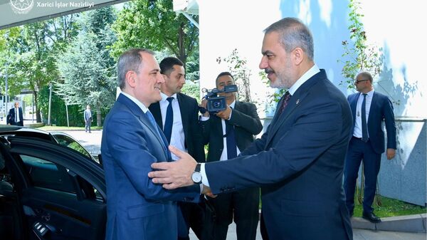 Министр иностранных дел Азербайджана Джейхун Байрамов прибыл с официальным визитом в Турцию. - Sputnik Азербайджан