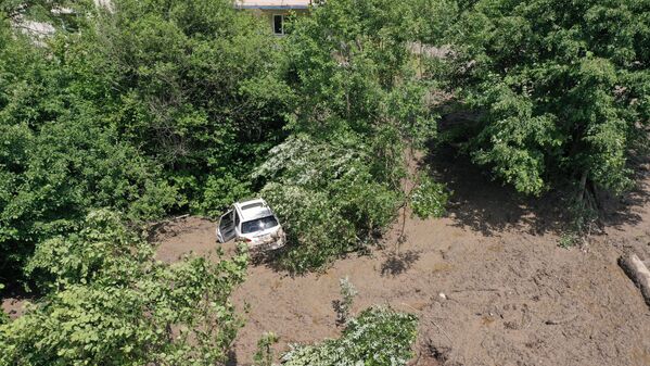 В результате стихийного бедствия имущество сотен местных жителей оказалось повреждено. - Sputnik Азербайджан