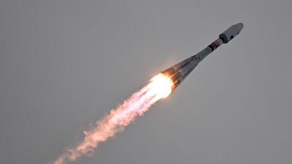 Vostochnıy kosmodromundan Freqat sürətlənmə bloku və Luna-25 avtomatik stansiyası ilə Soyuz-2.1b raketinin buraxılışı.  - Sputnik Azərbaycan