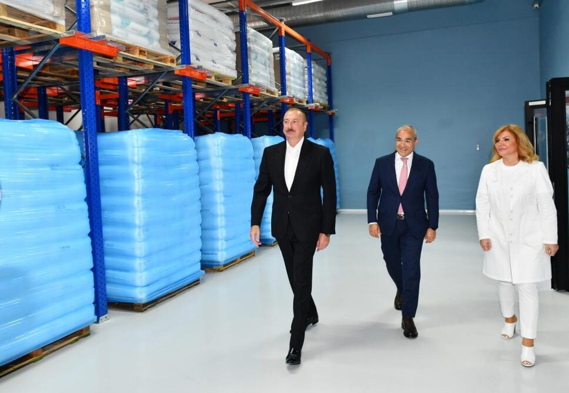 Президент Ильхам Алиев принял участие в открытии фармацевтического завода Diamed в Баку - Sputnik Azərbaycan, 1920, 15.08.2023