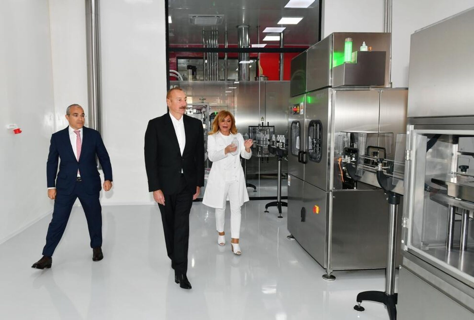 Президент Ильхам Алиев принял участие в открытии фармацевтического завода Diamed в Баку - Sputnik Азербайджан, 1920, 15.08.2023