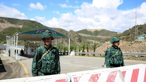Азербайджанский контрольно-пропускной пункт, недавно установленный на въезде в Лачинский коридор - Sputnik Азербайджан