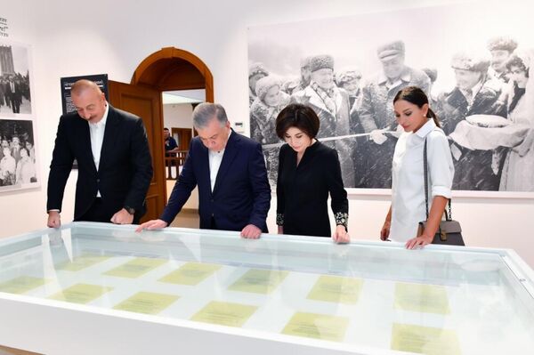 Президенты и первые леди Азербайджана и Узбекистана посетили Шушу - Sputnik Азербайджан