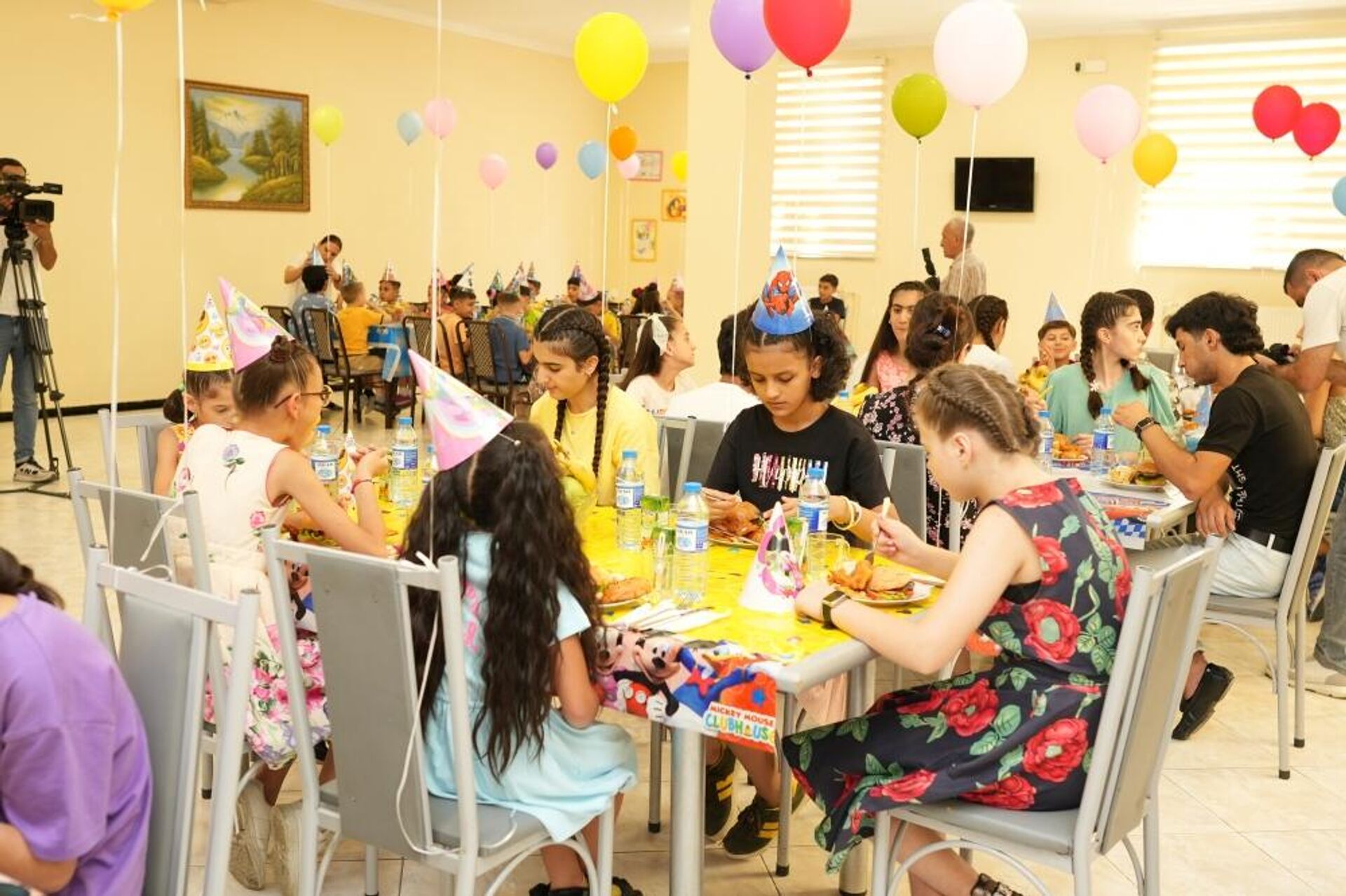 Фонд Гейдара Алиева организовал очередной праздник для детей
 - Sputnik Азербайджан, 1920, 26.08.2023