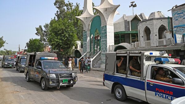 Полицейские машины в Пакистане, фото из архива - Sputnik Азербайджан