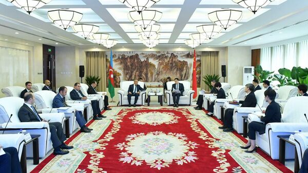 Азербайджан и Китай обсудили перспективы сотрудничества в области энергетики - Sputnik Азербайджан