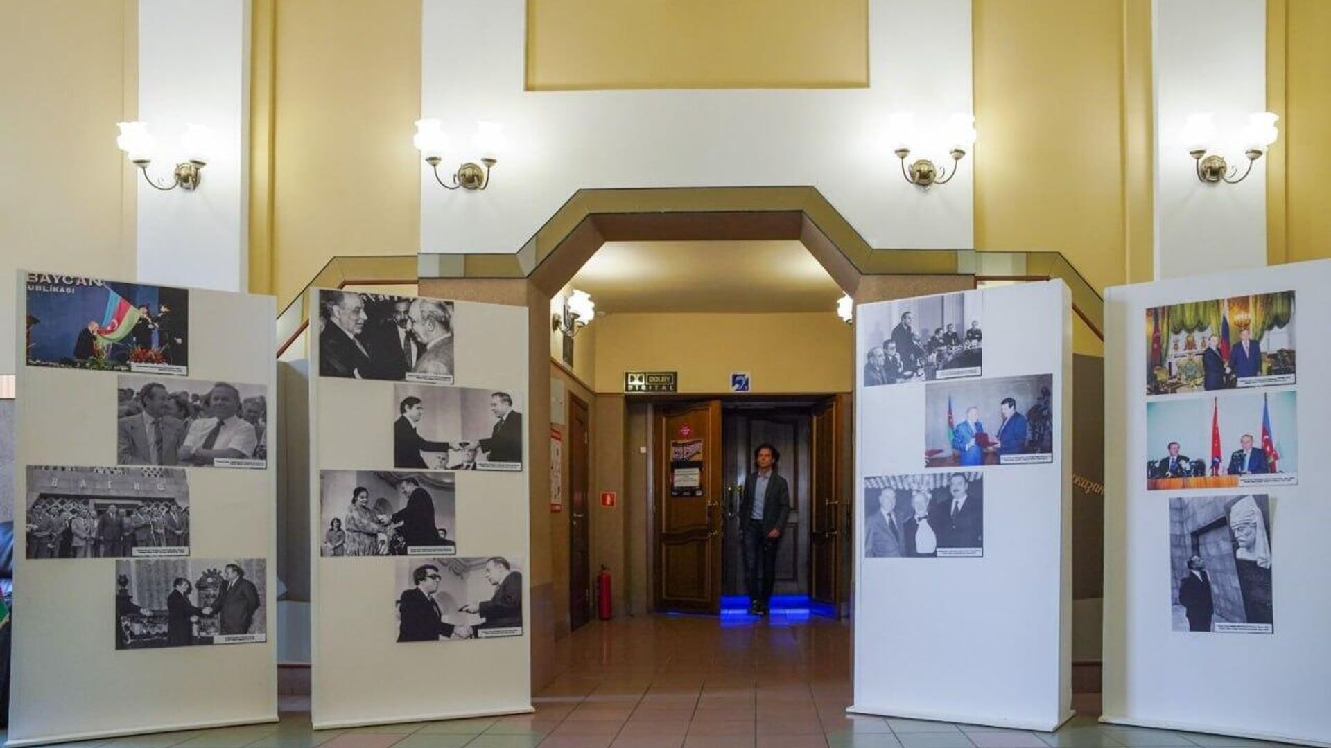 Открытие фотовыставки и презентация документального фильма «Гейдар Алиев – человек легенда  - Sputnik Азербайджан, 1920, 07.09.2023