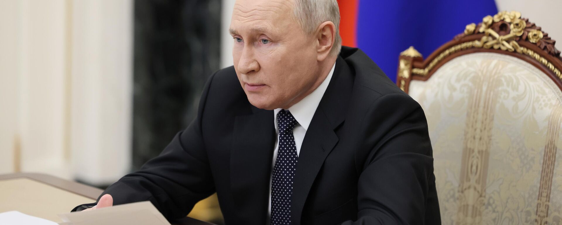 Президент РФ В. Путин провел совещание по проекту федерального бюджета - Sputnik Азербайджан, 1920, 27.01.2024