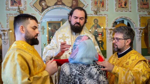 Архиепископ Феофилакт совершил литургию в храме преподобного Серафима Саровского города Сумгаита
 - Sputnik Азербайджан