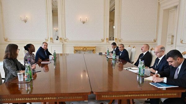 Ильхам Алиев поблагодарил Всемирный банк за поддержку диверсификации экономики АР
 - Sputnik Азербайджан