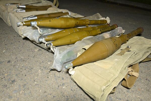Боеприпасы, переданные Вооруженным Силам Азербайджана, а также захваченные во время антитеррористических мероприятий. - Sputnik Азербайджан